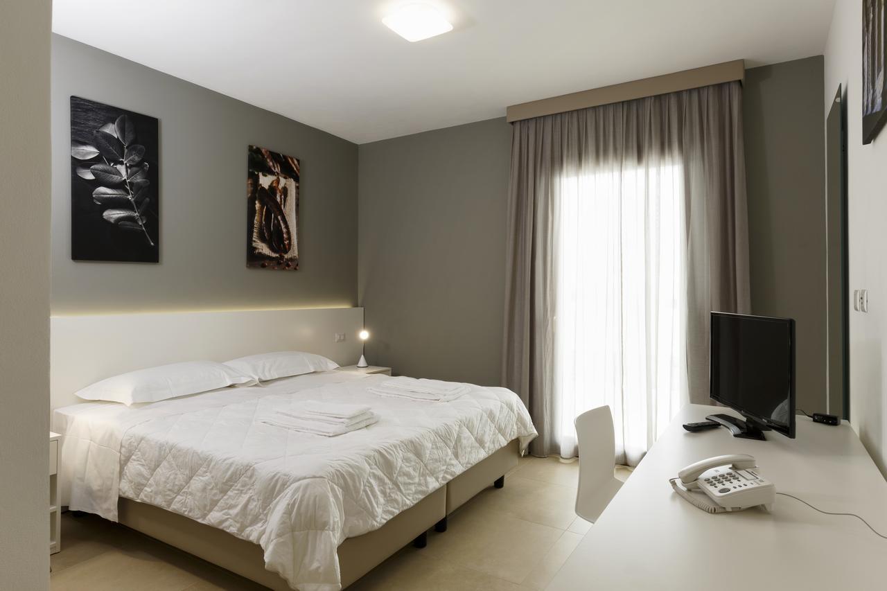 Southeast Hotel Chiaramonte Gulfi Bagian luar foto