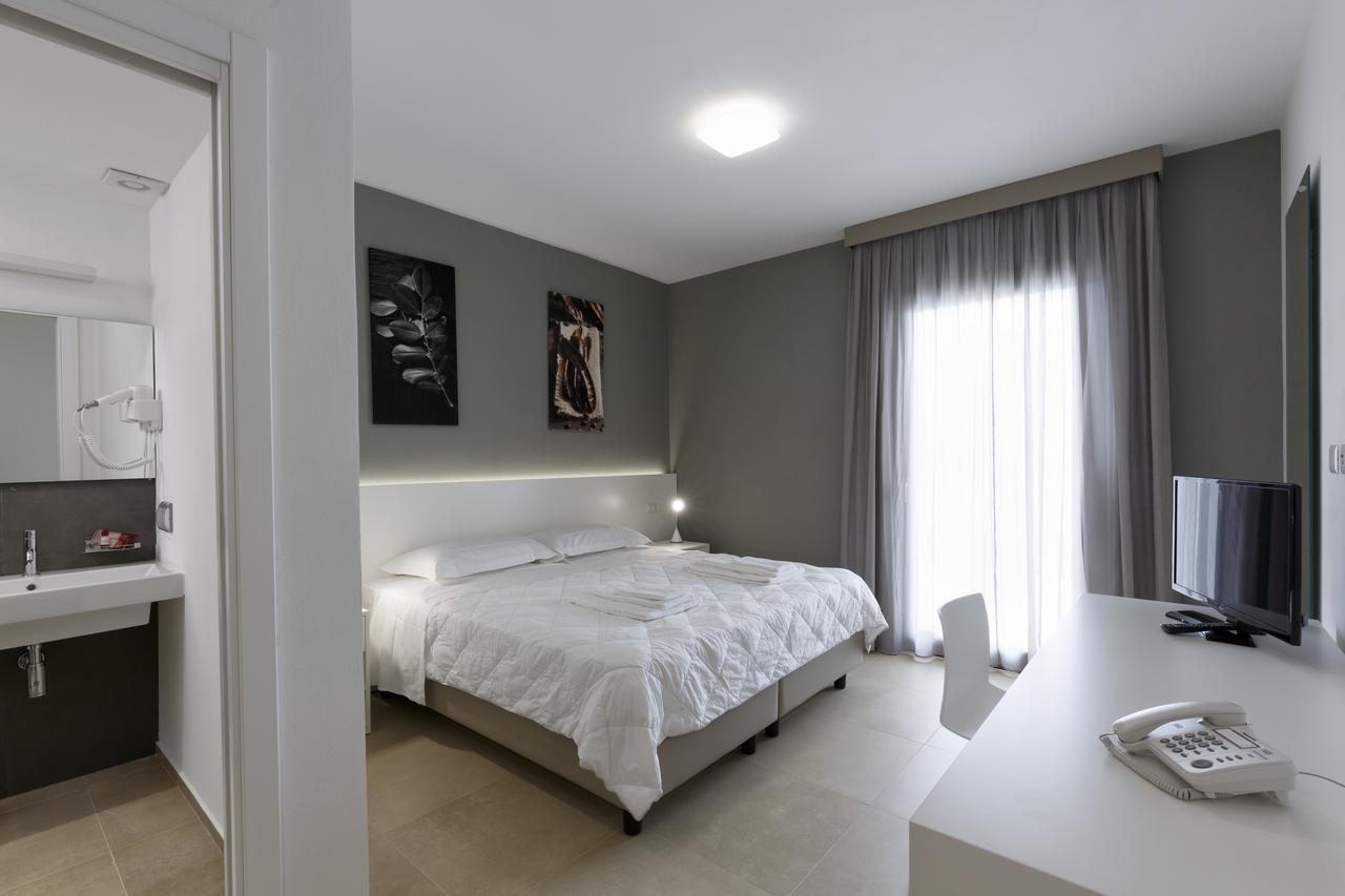 Southeast Hotel Chiaramonte Gulfi Bagian luar foto