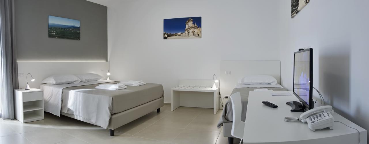 Southeast Hotel Chiaramonte Gulfi Bagian luar foto